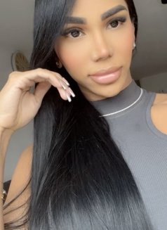 Ash - Transsexual escort in Dubai Photo 1 of 10