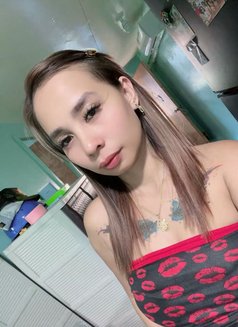 Ash - escort in Makati City Photo 1 of 8