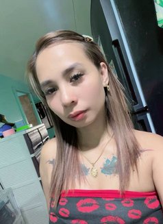 Ash - escort in Makati City Photo 4 of 8