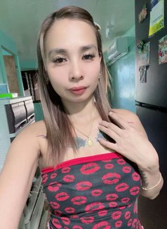 Ash - escort in Makati City Photo 5 of 8