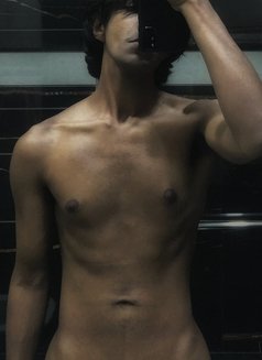 Ash - Male escort in Gurgaon Photo 1 of 1