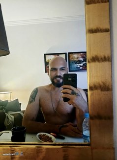 Ash - Acompañantes masculino in Dubai Photo 5 of 9