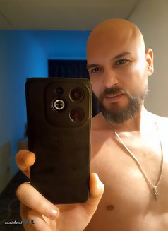 Ash - Acompañantes masculino in Dubai Photo 9 of 9