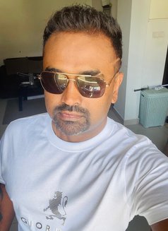 Ash Ray - Male companion in Colombo Photo 3 of 6