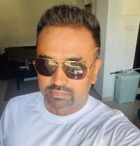 Ash Ray - Male companion in Colombo