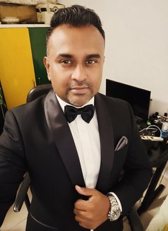 Ash Ray - Male companion in Colombo Photo 4 of 6