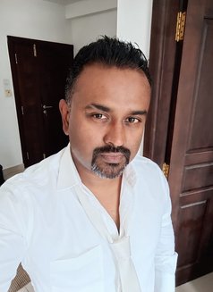 Ash Ray - Male companion in Colombo Photo 5 of 6