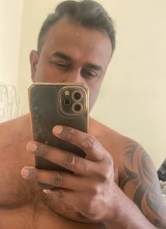 Ash Ray - Male companion in Colombo Photo 6 of 6
