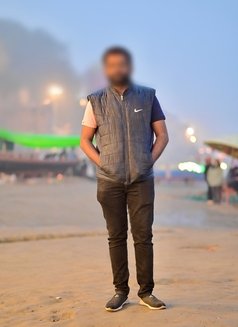 Ash Rocks - Male escort in Pune Photo 2 of 3