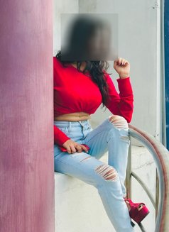 Asha - escort in Colombo Photo 3 of 11