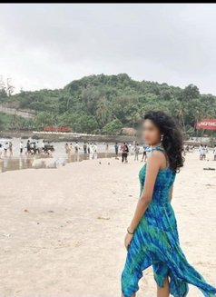 Shakthi young tamil Independent in Dubai - escort in Dubai Photo 2 of 8