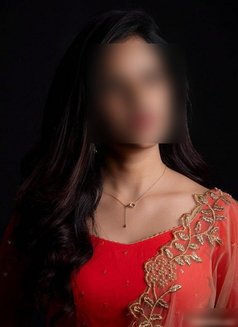 Shakthi young tamil Independent in Dubai - escort in Dubai Photo 8 of 8