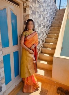 Asha Kannada Girl Independent in Dubai - escort in Dubai Photo 1 of 5