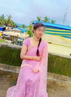 Asha Kannada Girl Independent in Dubai - escort in Dubai Photo 3 of 5