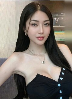 LoveLy - escort in Tokyo Photo 3 of 6