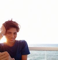 Ashani90 - Intérprete de adultos in Colombo