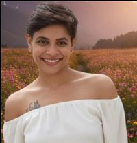 Ashani90 - escort in Colombo