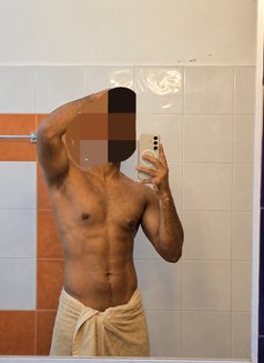 Ashel Perera - Acompañantes masculino in Colombo Photo 1 of 2