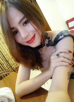 Ashely - Transsexual escort in Shanghai Photo 1 of 10