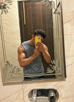 Ashen Perera - Male escort in Colombo Photo 2 of 2