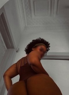 Asher - puta in Jeddah Photo 2 of 3