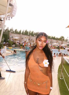 Ashera - puta in Dubai Photo 2 of 9