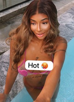 Ashera - puta in Dubai Photo 5 of 9