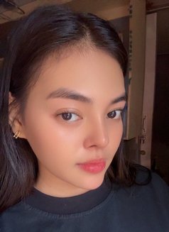 Ashh - escort in Manila Photo 5 of 5