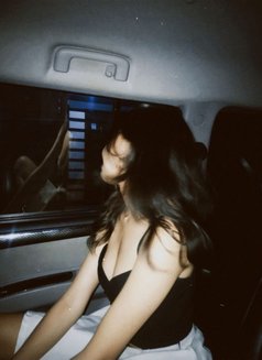 Ashi - escort in New Delhi Photo 4 of 5