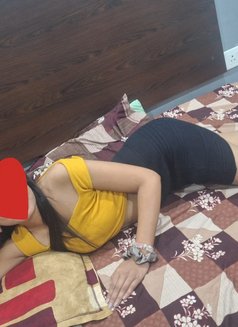 Ashi Indipendent work nd CAM 24/7 availe - escort in Noida Photo 5 of 8