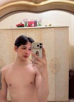 Ashi - Transsexual escort in Khobar Photo 2 of 7