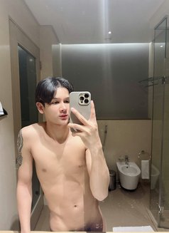 Ashi - Transsexual escort in Muscat Photo 3 of 7