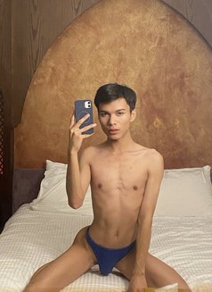 Ashi - Male escort in Bangkok Photo 18 of 19