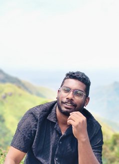 Ashiq - Male escort in Kochi Photo 3 of 3