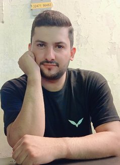 Ashir Khan - Intérprete masculino de adultos in Dubai Photo 5 of 5