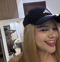 Ashita X star - puta in Al Manama
