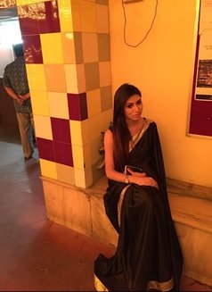 Ashleeen - Transsexual escort in Bangalore Photo 23 of 28