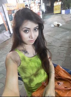 Ashleen - Transsexual escort in New Delhi Photo 2 of 5