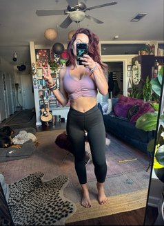 Ashley - puta in Barcelona Photo 2 of 4