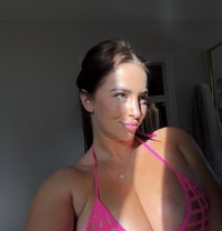 Ashley - escort in Frankfurt