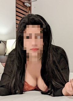 Sexiest MILF in the Town - Limited Time - puta in Colombo Photo 5 of 8
