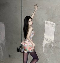 Ashley - puta in Shanghai Photo 4 of 4