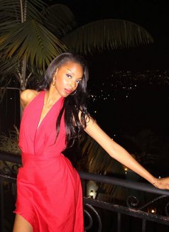 Ashley - escort in Muscat Photo 1 of 4