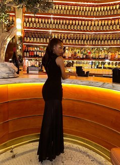 Ashley - escort in Muscat Photo 2 of 4