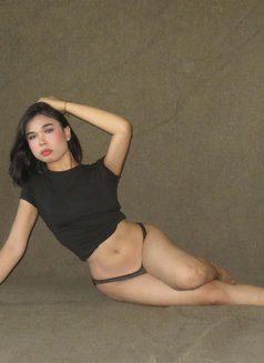 Ashley Dizon - Acompañantes transexual in Manila Photo 5 of 7