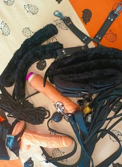 Ashley - puta in Essex Photo 2 of 8