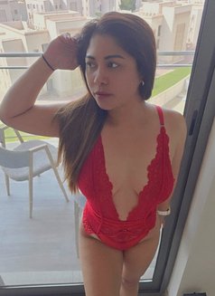 Ashley - puta in Dubai Photo 3 of 8