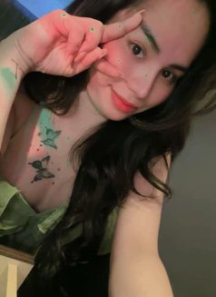 Ashley - puta in Taipei Photo 6 of 6
