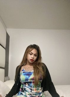 Ashley - Transsexual escort in Makati City Photo 4 of 10