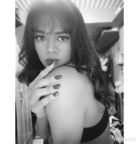 Ashley - Transsexual escort in Manila